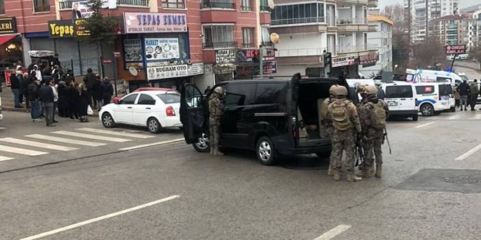 Ankara'da Panik Anları: Önce Etrafa Ateş Açtı Sonra Kendini Vurdu!