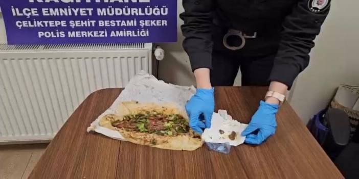 Nezarethanedeki Sevgilisine Dürüm Getirdi: Şüphelenen Polisler Dürümü Açınca Hayrete Düştü