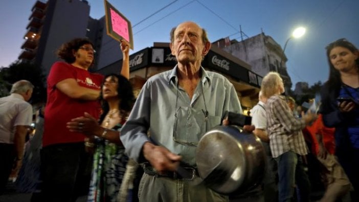 Arjantin’de halk zamlara karşı sokağa döküldü!