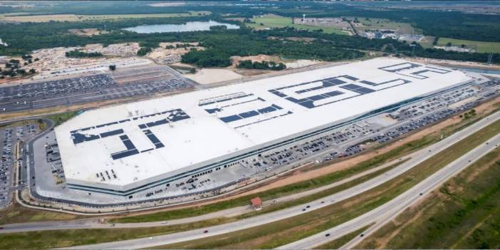 Tesla'nın robotu fabrikada metal pençelerini mühendise sapladı, ortalık kan gölüne döndü! Dehşet 2 yıl sonra ortaya çıktı