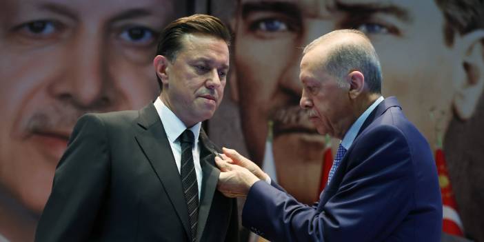 Rozetini Erdoğan takmıştı: AKP'li vekil bütçe görüşmelerine milyonluk saatiyle geldi