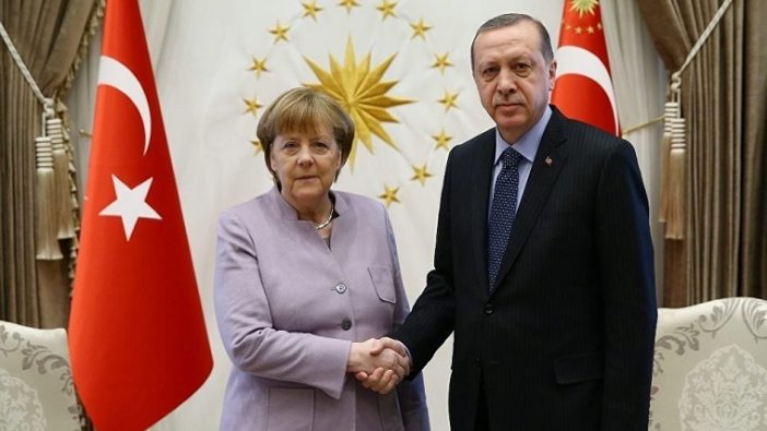 Merkel’den Alman aktivistin tutuklanması ile ilgili sert kınama