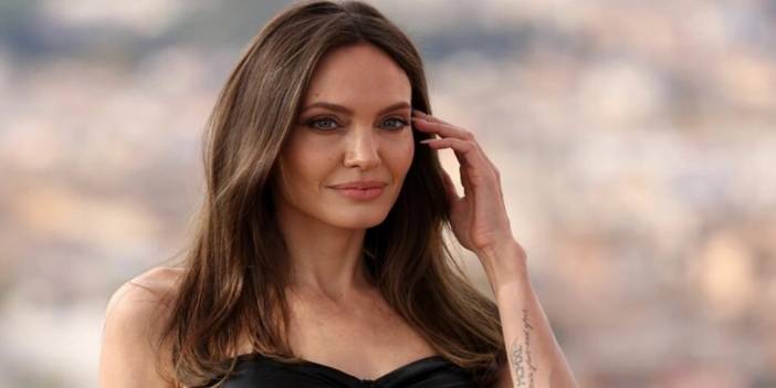 Angelina Jolie Türk Kahvesi, Pide, Baklava Satıyor