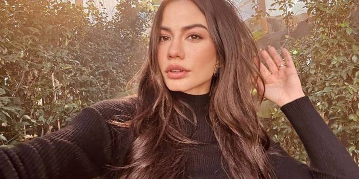 Demet Özdemir'in Annesi Güzelliğiyle Kendine Hayran Bıraktı!