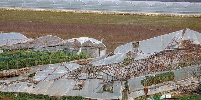 Antalya'da Hortum Seralara Zarar Verdi