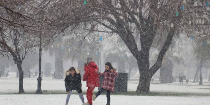 Gaziantep'e Mevsimin İlk Karı Yağdı