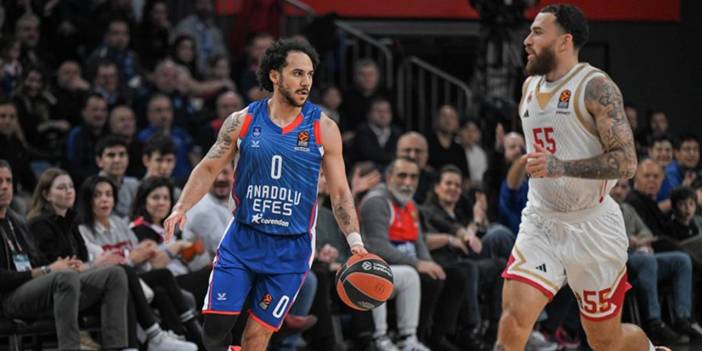 Anadolu Efes evinde kaybetti