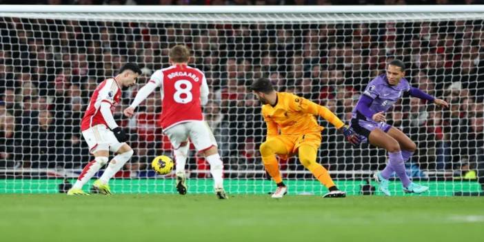 Arsenal, Zirve Yarışındaki Rakibi Liverpool'u Devirdi