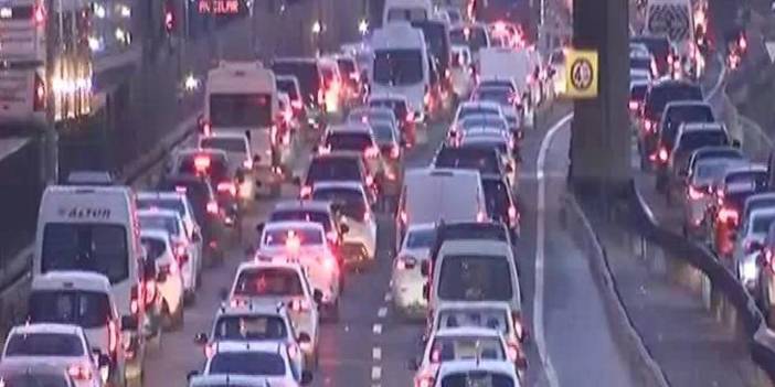 İstanbul'da Okullar Açıldı, Trafik Kilit