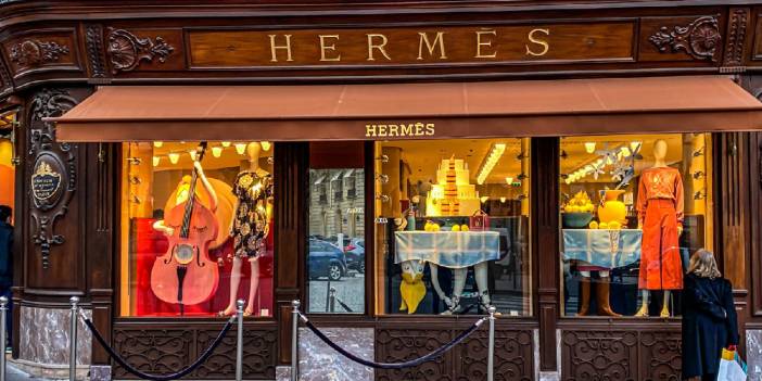Dünyacü Ünlü Marka Hermes, İzmirli Bir Sahafın Peşinde
