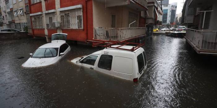 AFAD, Antalya'daki selle ilgili açıklama yaptı: 989 kişi tahliye edildi