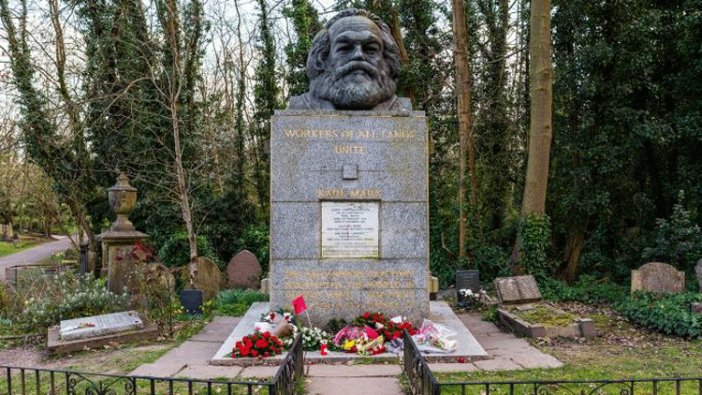 Karl Marx'ın mezarına çirkin saldırı