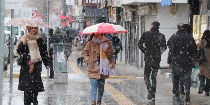 Meteoroloji'den Kar ve Sağanak Uyarısı Geldi