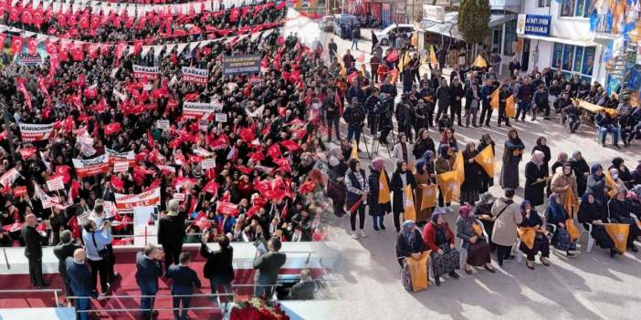 Bir hafta arayla AKP'nin kalesi konumundaki Evren'de dikkat çeken 2 kare