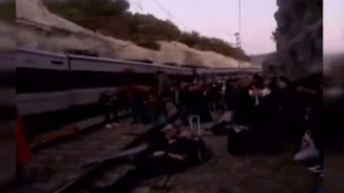 Barselona'da tren kazası: Ölü ve yaralılar var!