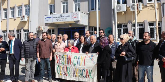 Muğla'da Deştinliler, Çimento Fabrikası Alanı'nın "Sanayi Alanı" Kararına Karşı Dava Açtı