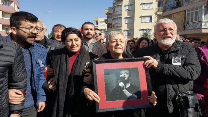 Sanatçı Hakan Yeşilyurt, son yolculuğuna uğurlandı