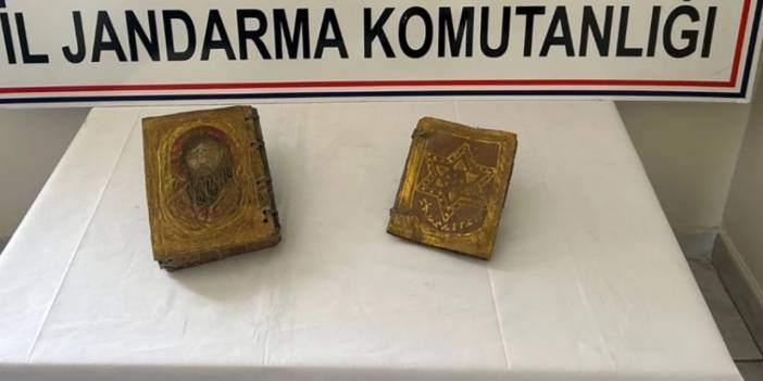 Roma Döneminden Kalma Ceylan Derisine Yazılmış Kitap Ele Geçirildi