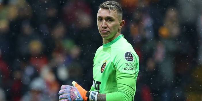 Galatasaray, Muslera'yla Masaya Oturdu!