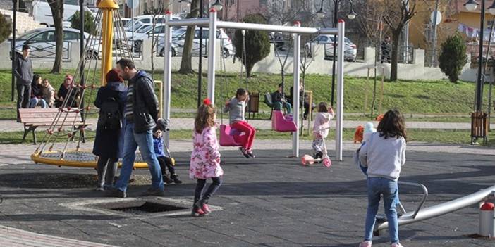 Tekirdağlılar Sahilde Güneşin Keyfini Çıkardı