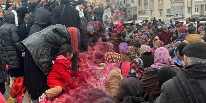 'Ramazan Yardımı' İzdihama Dönüştü: Ezilme Tehlikesi Yaşadılar