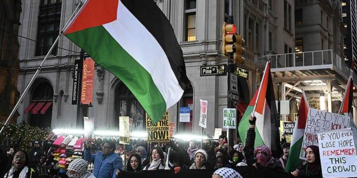 ABD'de UNRWA'ya Fonların Durdurulması ve İsrail'e Askeri Yardım Kararı Protesto Edildi!