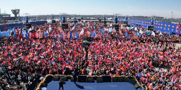 Erdoğan Mitinge Katılımı Beğenmedi! Biz 1.5 Milyona Alıştık Diyerek Net Rakamı Açıkladı