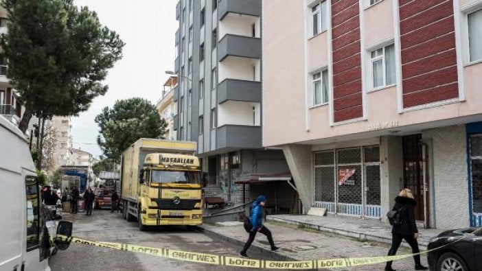 Kartal'da çökme riski olan bir bina daha boşaltılıyor