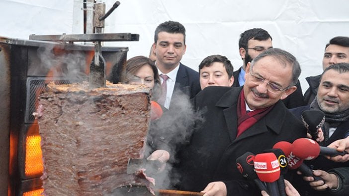 Özhaseki, Kılıçdaroğlu'ndan kazandığı tazminatla döner dağıttı