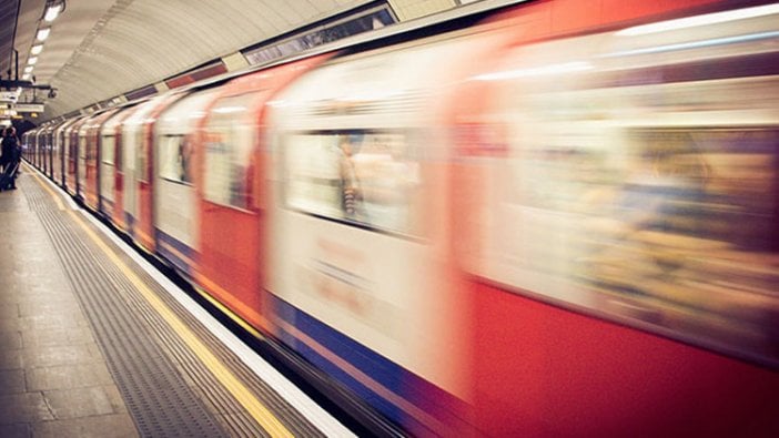 Paris metrosunda 'asitli saldırı’ paniği