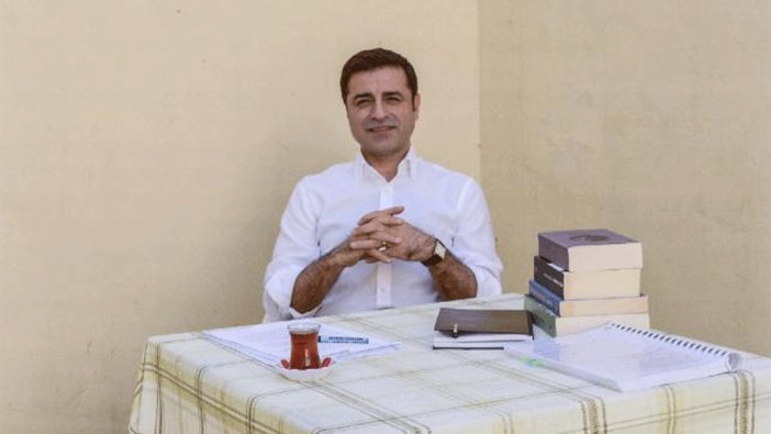 Fransa'dan Demirtaş'ın kitabına ödül