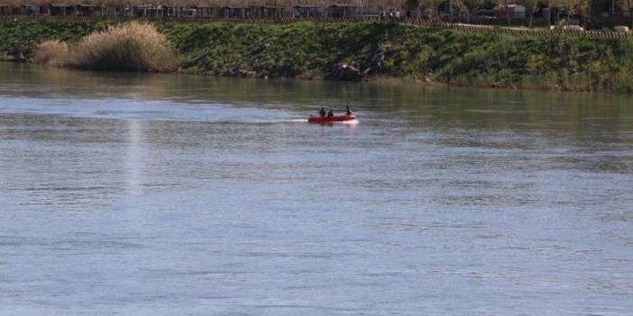 Cizre'de Kaybolan 16 Yaşındaki Genç Dicle Nehri'nde Aranıyor