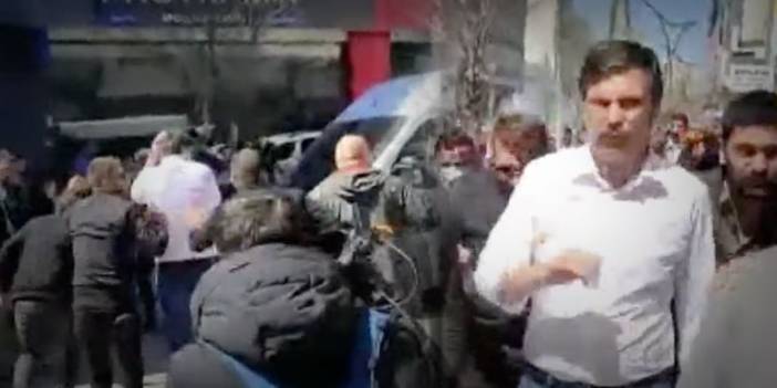 Van'da gerilim sürüyor! TİP Genel Başkanı Erkan Baş'ın da olduğu topluluğu polis gazla dağıttı