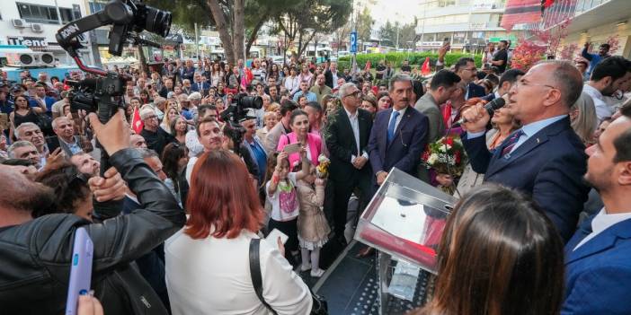 Gaziemir’de Ünal Işık Dönemi Başladı