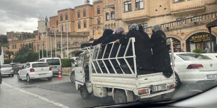 Kamyonet Kasasında Canlarını Hiçe Saydılar