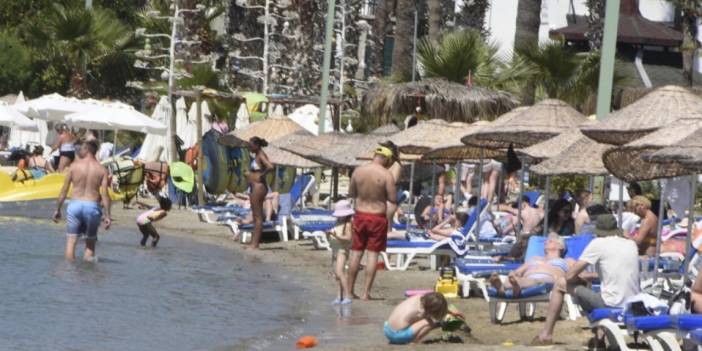 Bodrum Plajlarında Bayram Yoğunluğu