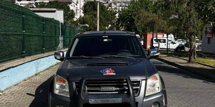 Resmi plakalı kamyoneti çalıp Balıkesir'den İzmir'e giden 2 çocuk yakalandı