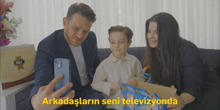 Özgür Özel, Reklamda Oynayan Çocukların Bayramını Kutladı