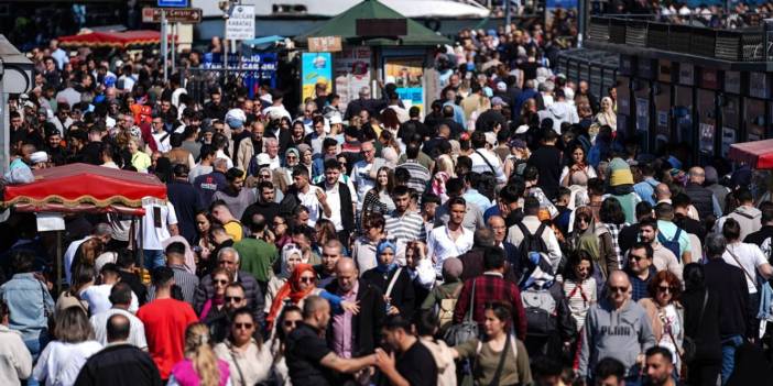 'İstanbul'da Kimse Kalmadı' Diyenleri Yalanlayan Fotoğraf! Bu Görüntü Bugün İstanbul'dan