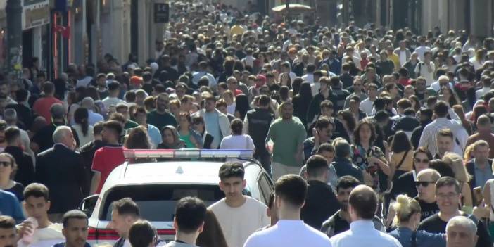 İstiklal Caddesi'nde İnsan Seli