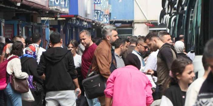 İstanbul'da dönenin de gidenin de adresi aynı: Tıklım tıklım...