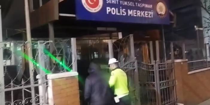 İstanbul'da Çalıntı Araçla Gezerken Yakalanan 3 Şüpheli Suç Makinesi Çıktı! 99, 54 ve 82 Suç Kaydı