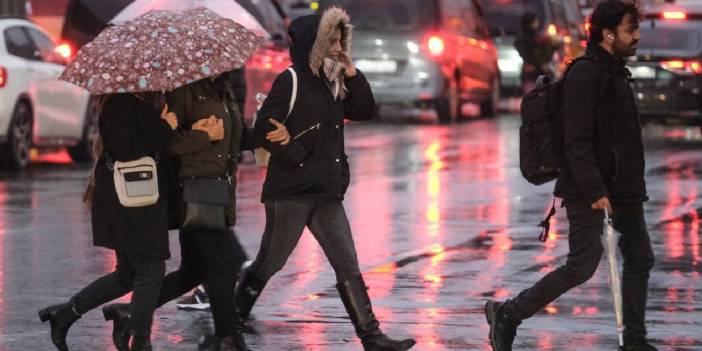 İstanbul'da Hafta Sonu Mevsim Aniden Değişecek!