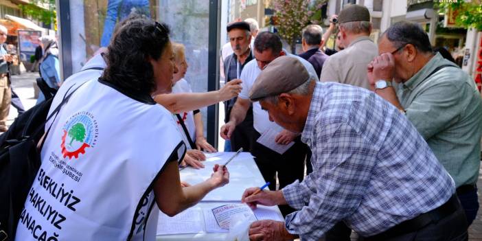 Emekliler Zam İçin İmza Kampanyası Başlattı: İşte İstedikleri En Düşük Emekli Maaşları