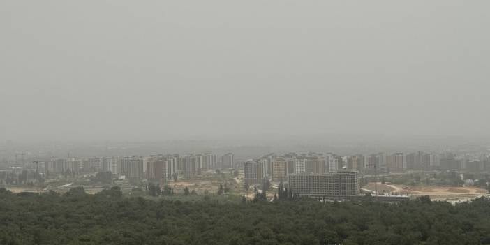 Antalya'yı 'Nem' Aldı: Denizi Bile Göremediler!