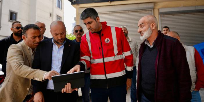 Kartal Belediye Başkanı Yüksel’den, Cevizli’de Balkonun Çöktüğü Bölgede İnceleme