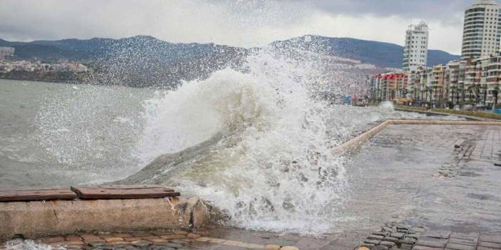 Meteoroloji'den İzmir için son dakika uyarısı: Kuvvetli rüzgar ve fırtına bu akşam başlayacak