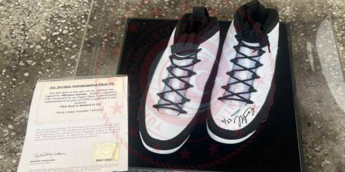 Dünyanın Efsanevi Basketbolcusunun İmzaladığı 3 Ayakkabı Türkiye'de Satışta, Fiyatı Servet Gibi! Gördüğünüz de Şaşıracaksınız