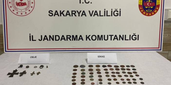 Sakarya'da Tarihi Eser Operasyonu: Bizans dönemine Ait Onlarca Sikke Ele Geçirildi