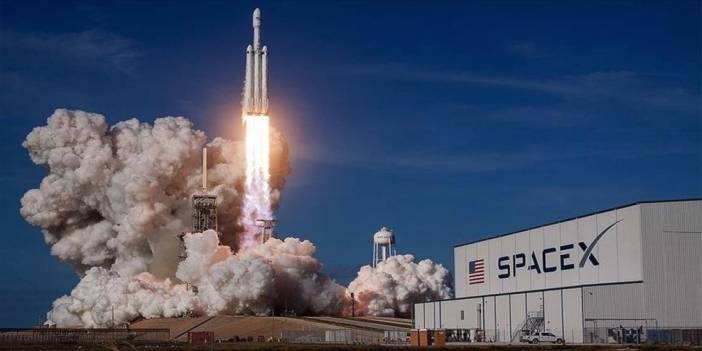 Amerikan Uzay Mekiği SpaceX, Uzaya 23 Starlink Ve 2 Gözlem Uydusu Fırlattı